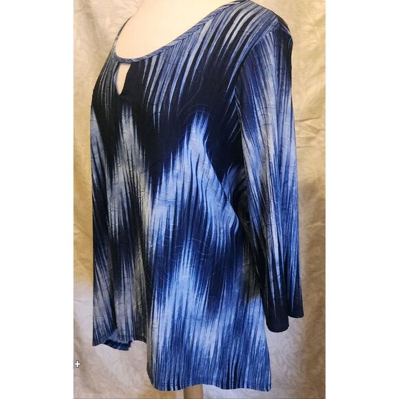 F58 Notations blue blouse with light embroidery pattern, longer at sides - Picture 5 of 10